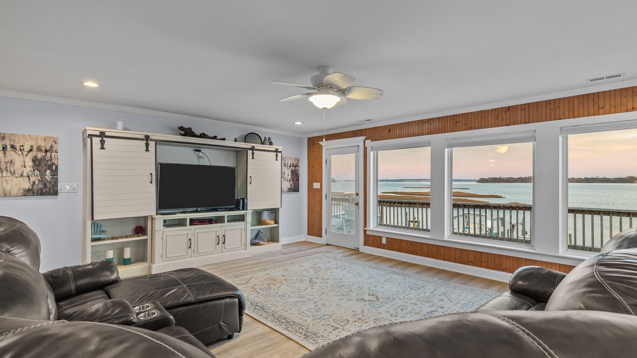Photo of Livingroom in Swansboro