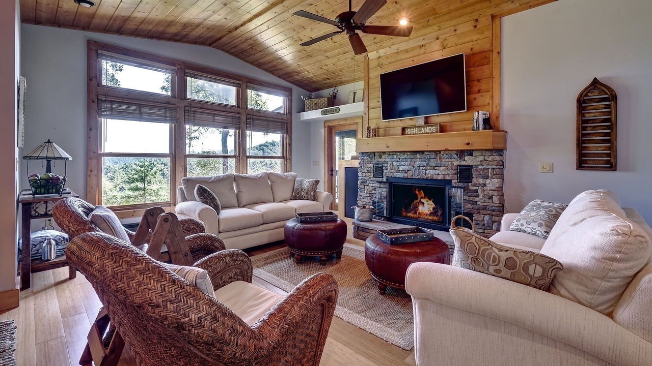 Photo of Livingroom in Mirror Lake