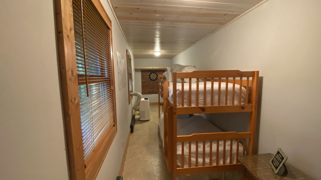 Photo of Bedroom in Mirror Lake