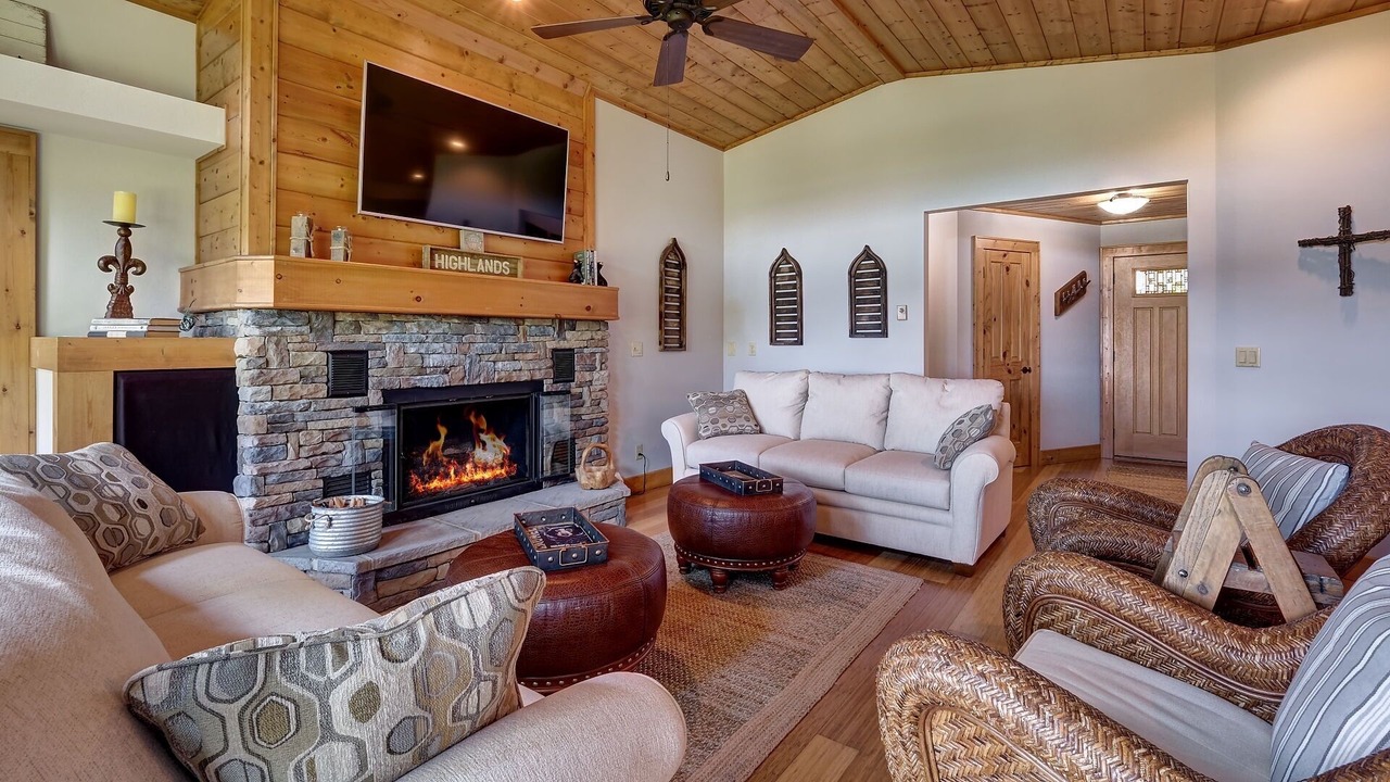 Photo of Livingroom in Mirror Lake