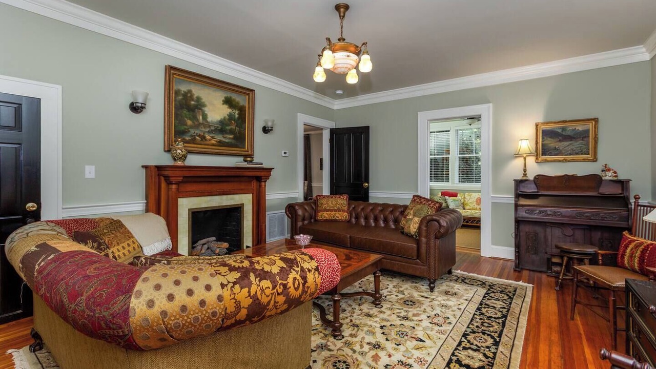 Photo of Livingroom in Winston - Salem