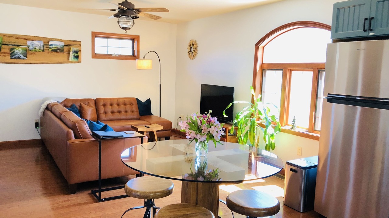 Photo of Livingroom in Fairview