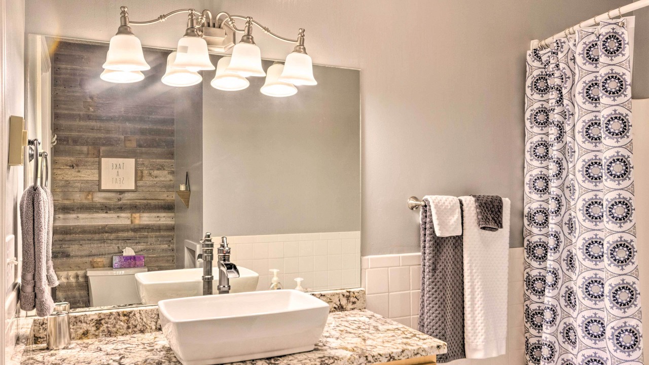 Photo of Bathroom in Seven Devils