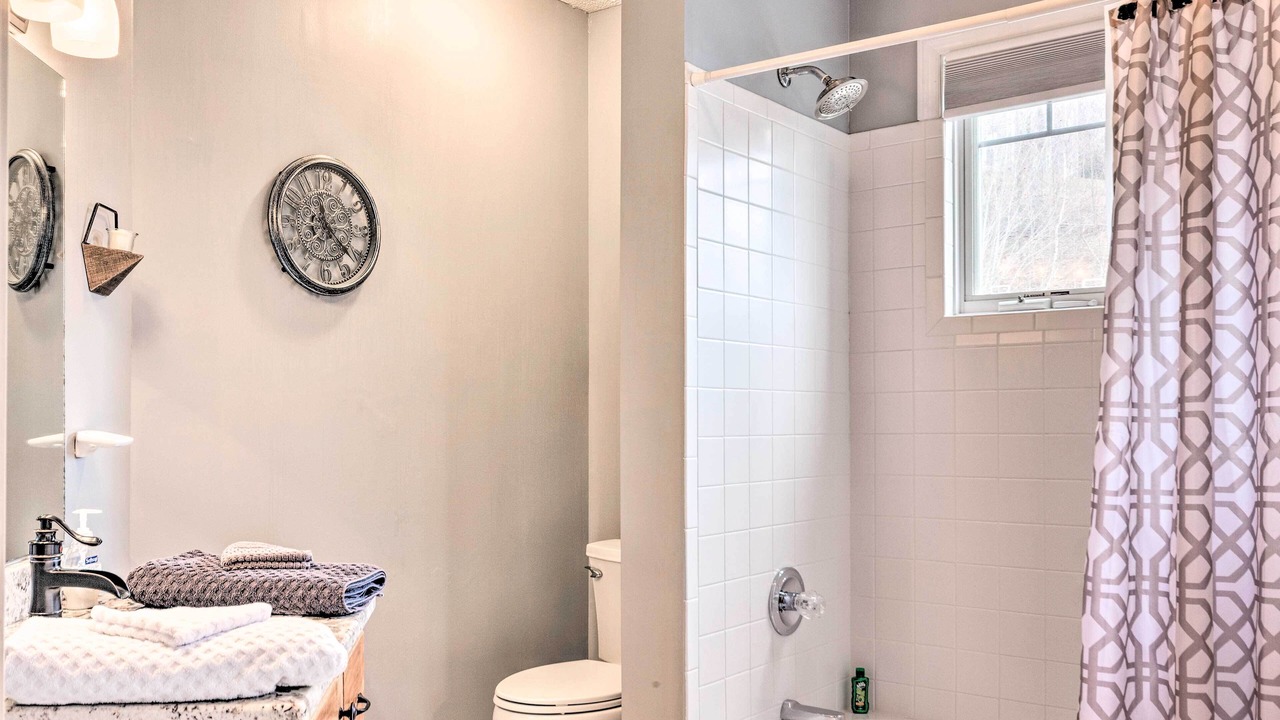 Photo of Bathroom in Seven Devils