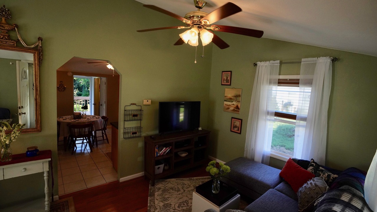 Photo of Livingroom in Fairview