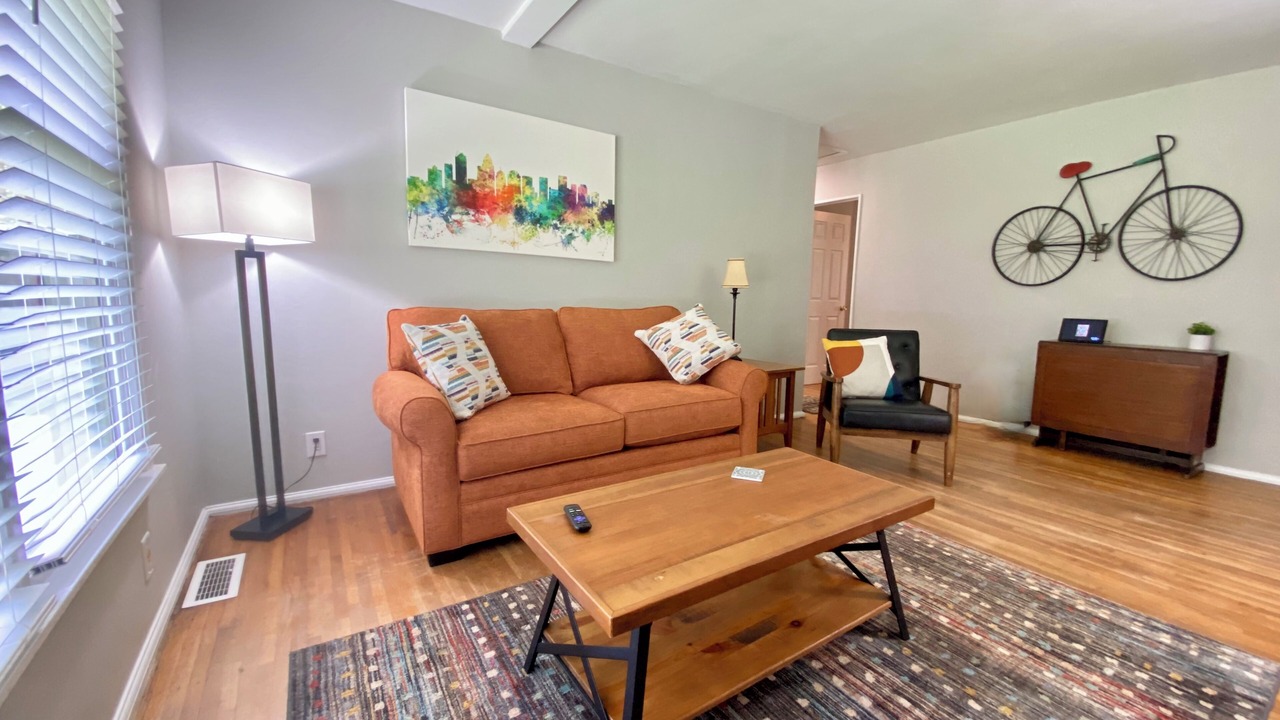 Photo of Bedroom in Executive Park