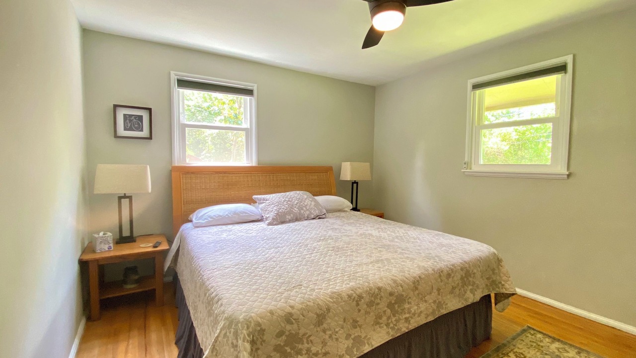 Photo of Bedroom in Executive Park