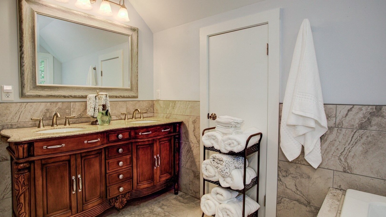 Photo of Bathroom in Barnardsville
