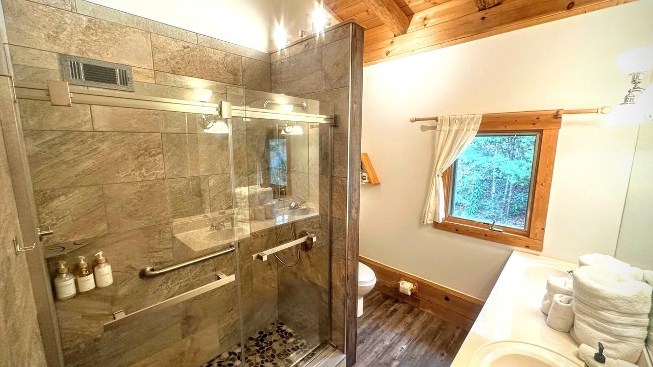 Photo of Bathroom in Highlands