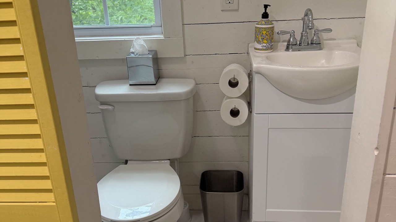 Photo of Bathroom in Scottsboro