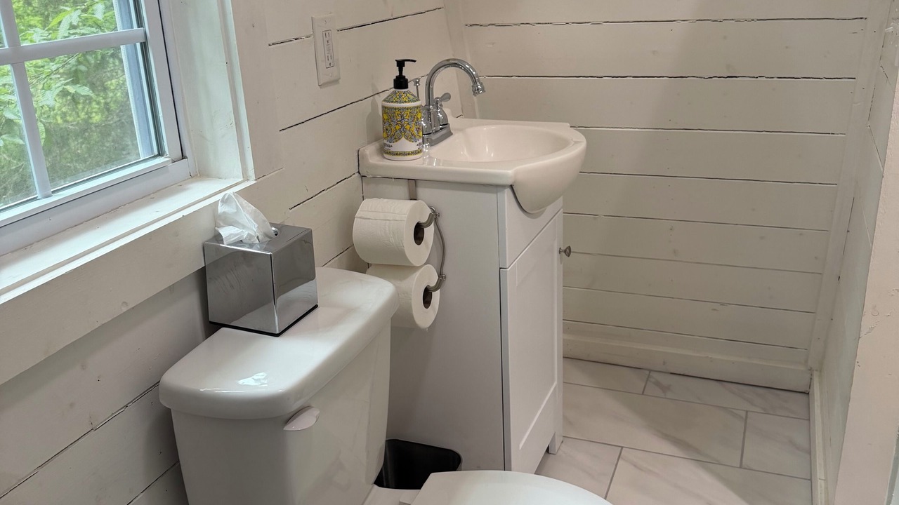 Photo of Bathroom in Scottsboro