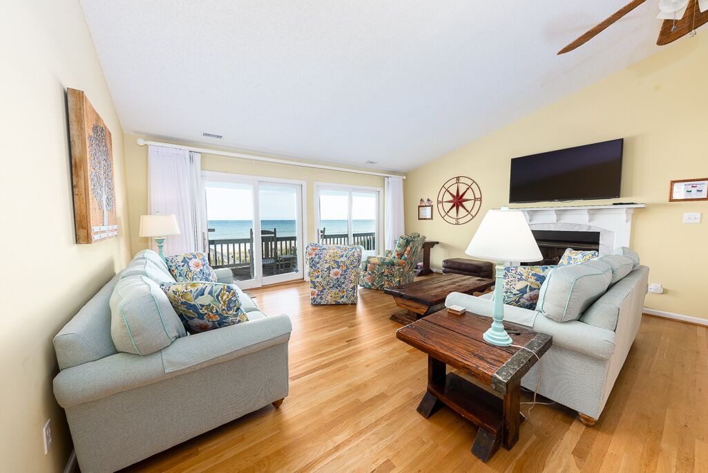 Photo of Bedroom in Pine Knoll Shores