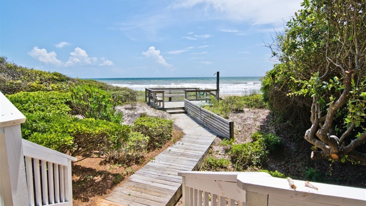 Photo of Others in Pine Knoll Shores