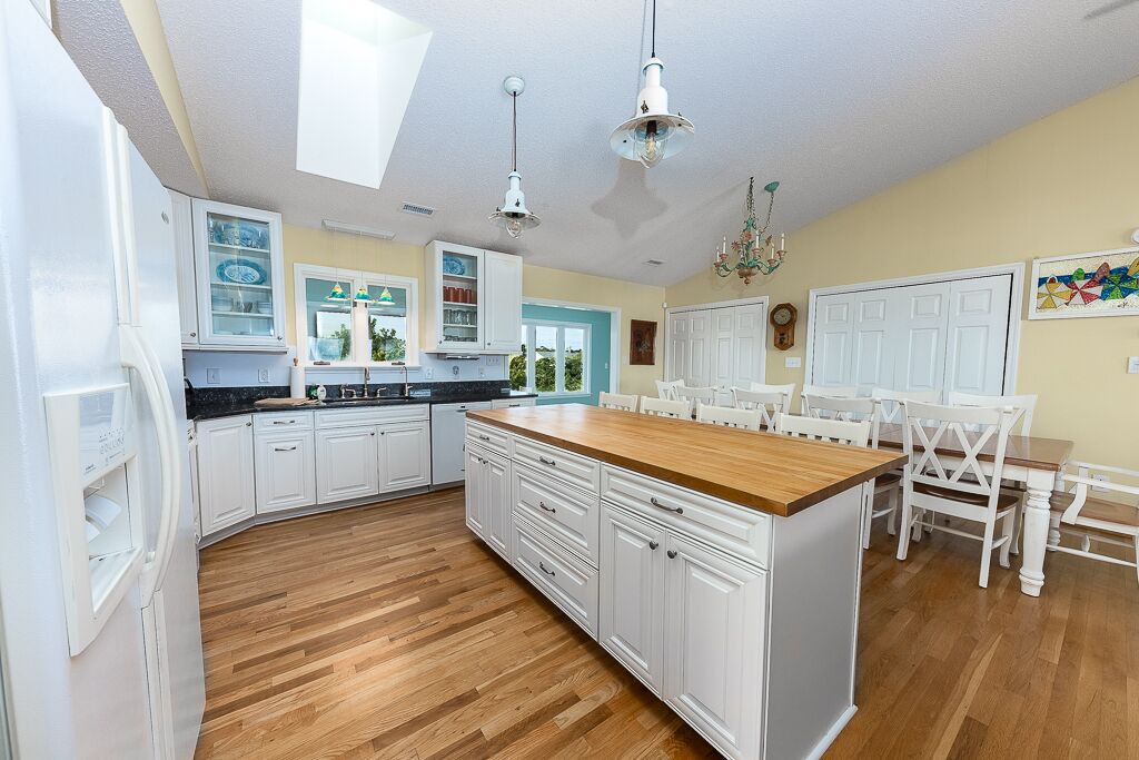 Photo of Others in Pine Knoll Shores