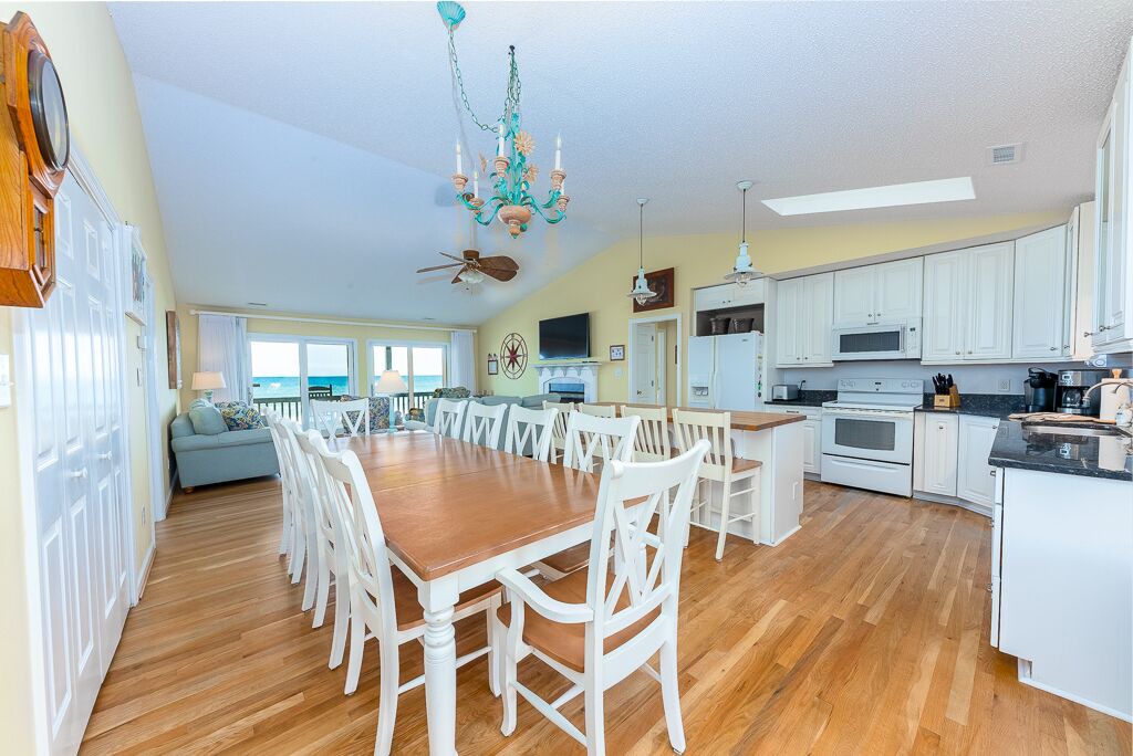 Photo of Bedroom in Pine Knoll Shores