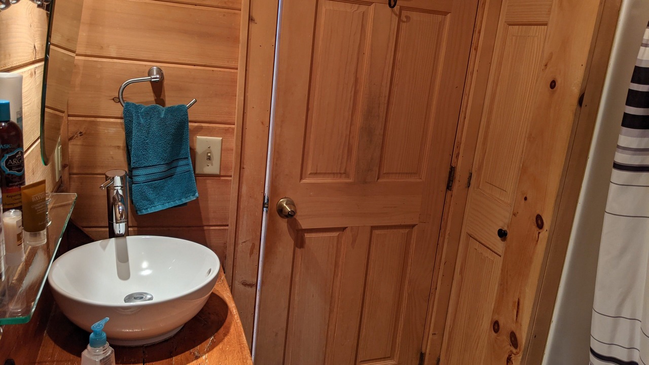 Photo of Bathroom in Grassy Creek