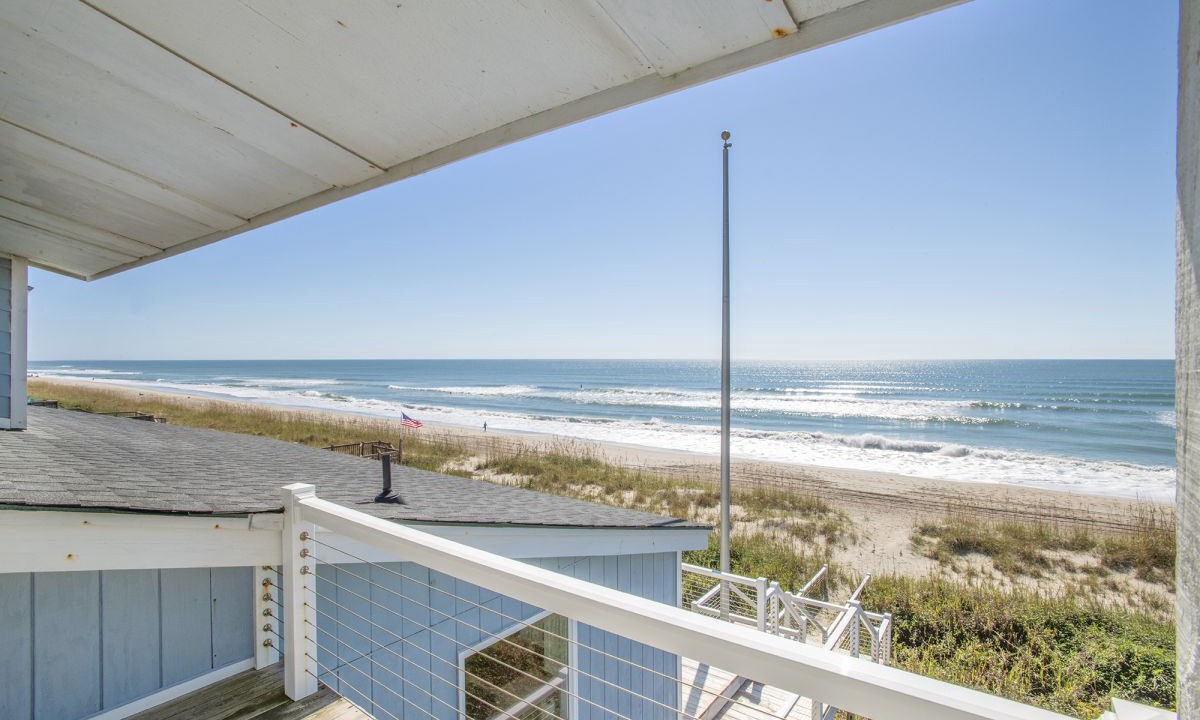 Photo of Patio Balcony in Pine Knoll Shores