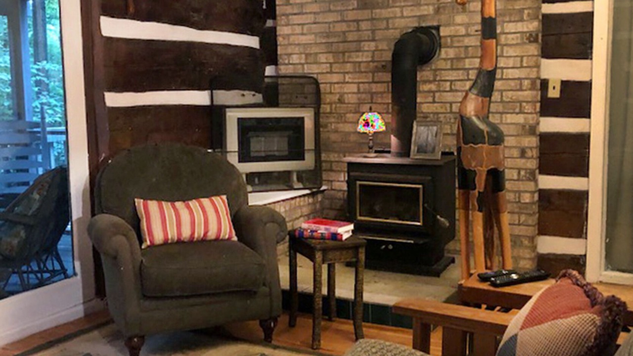 Photo of Livingroom in Saluda