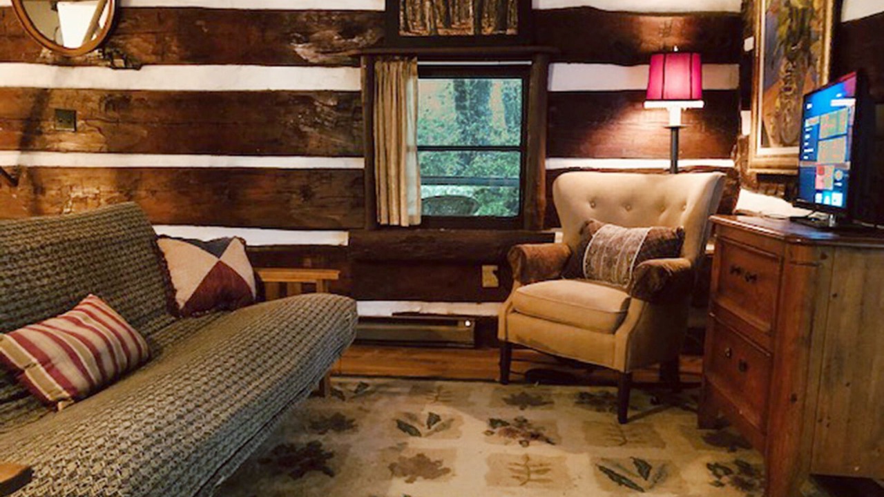 Photo of Livingroom in Saluda