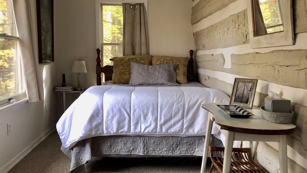 Photo of Bedroom in Saluda