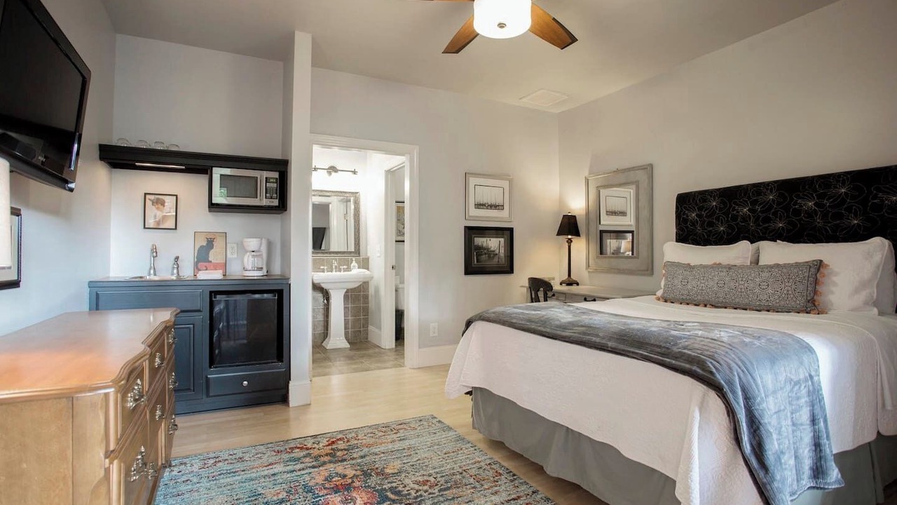 Photo of Bedroom in Woodland in Waverly