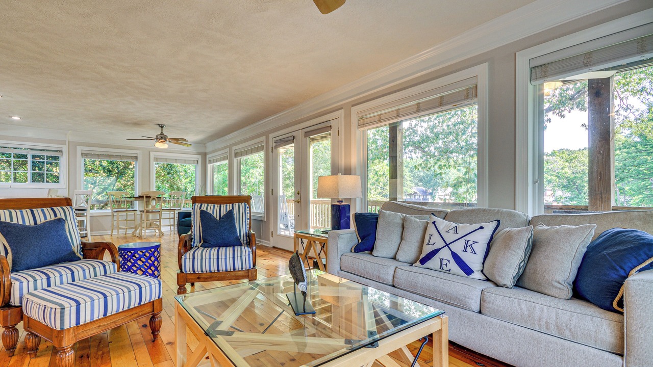 Photo of Livingroom in New London