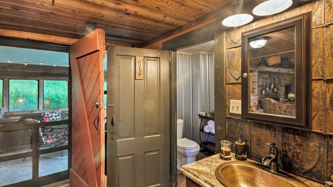 Photo of Bathroom in Little Switzerland