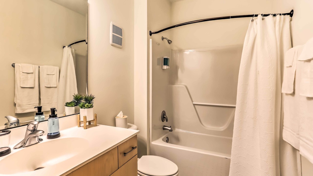 Photo of Bathroom in River District
