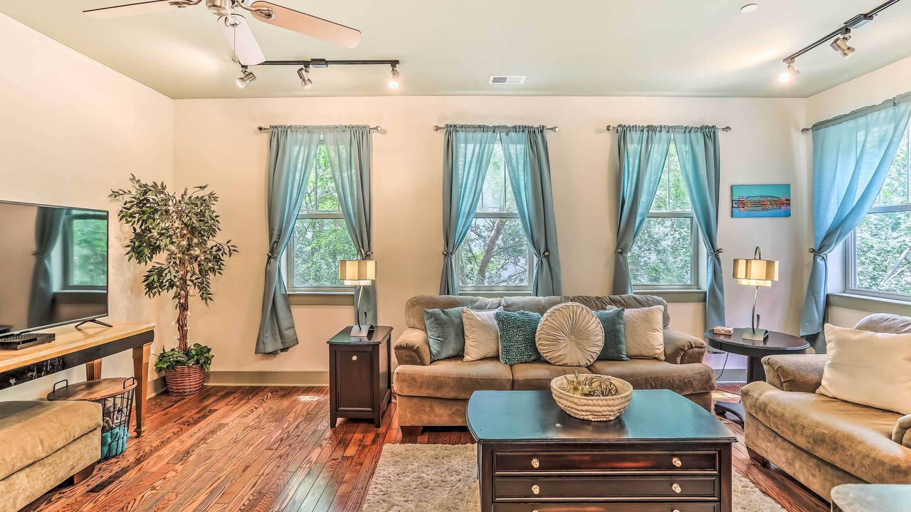 Photo of Livingroom in River District