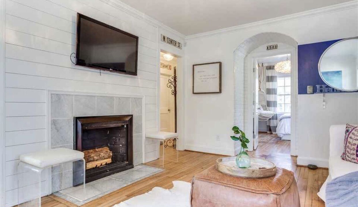 Photo of Livingroom in University Park