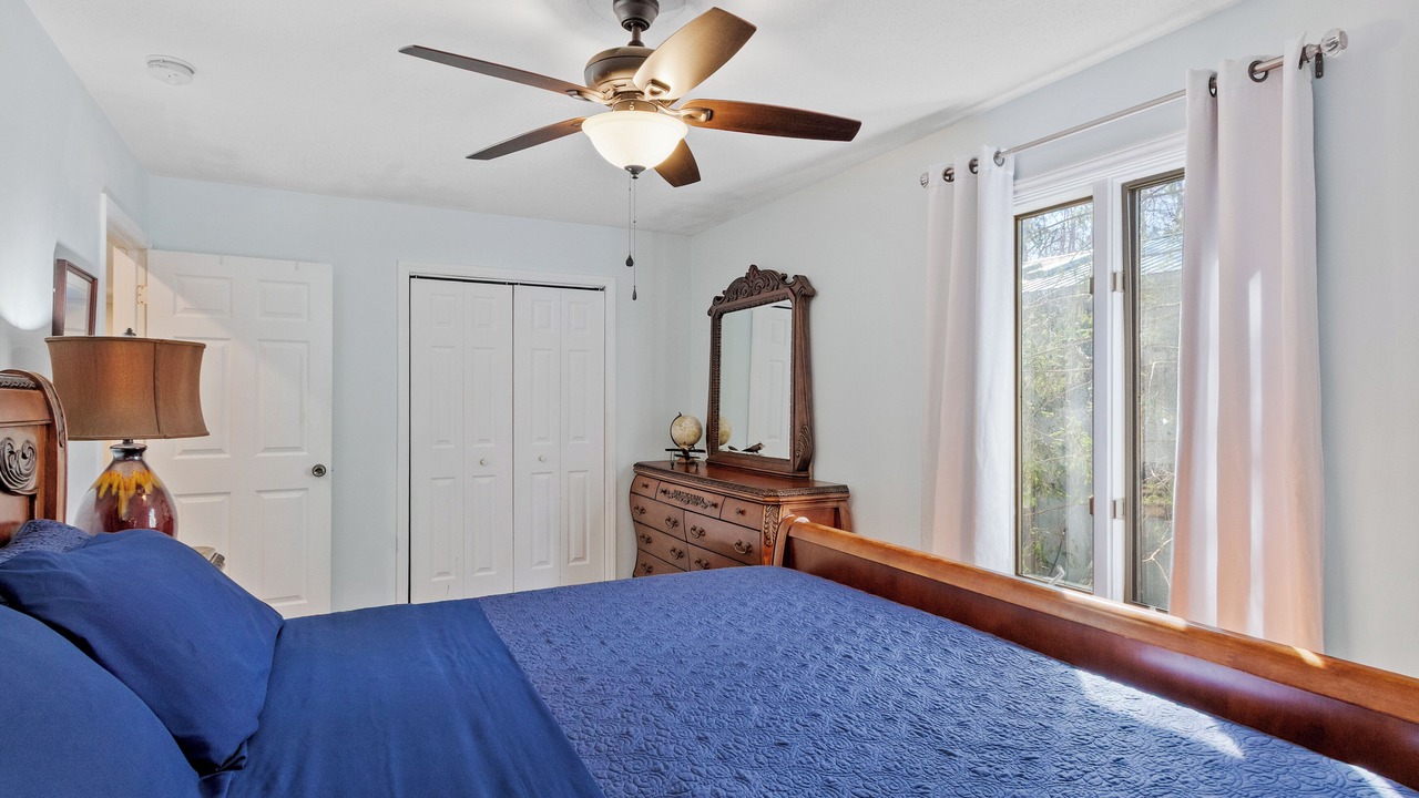 Photo of Bedroom in Royal Pines