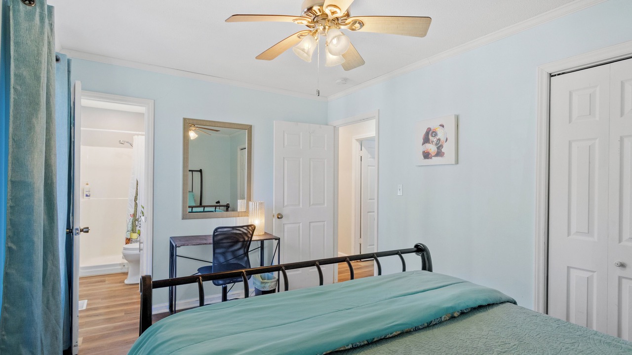 Photo of Bedroom in Royal Pines
