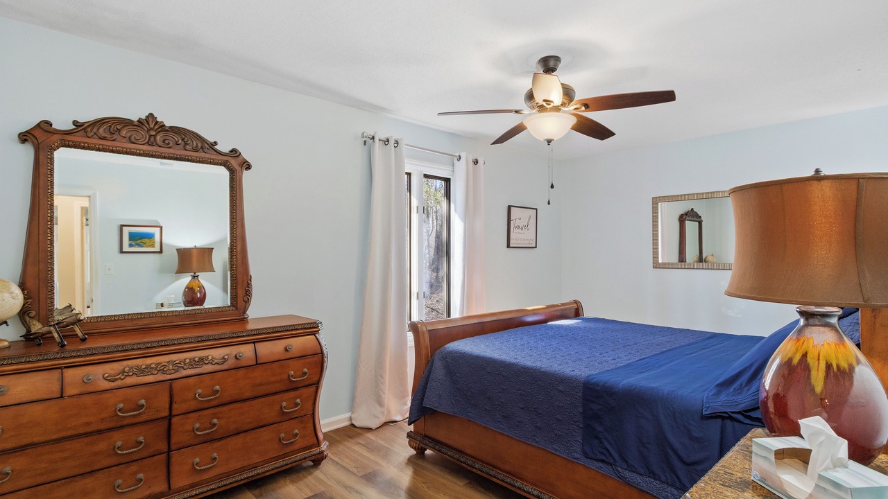Photo of Bedroom in Royal Pines