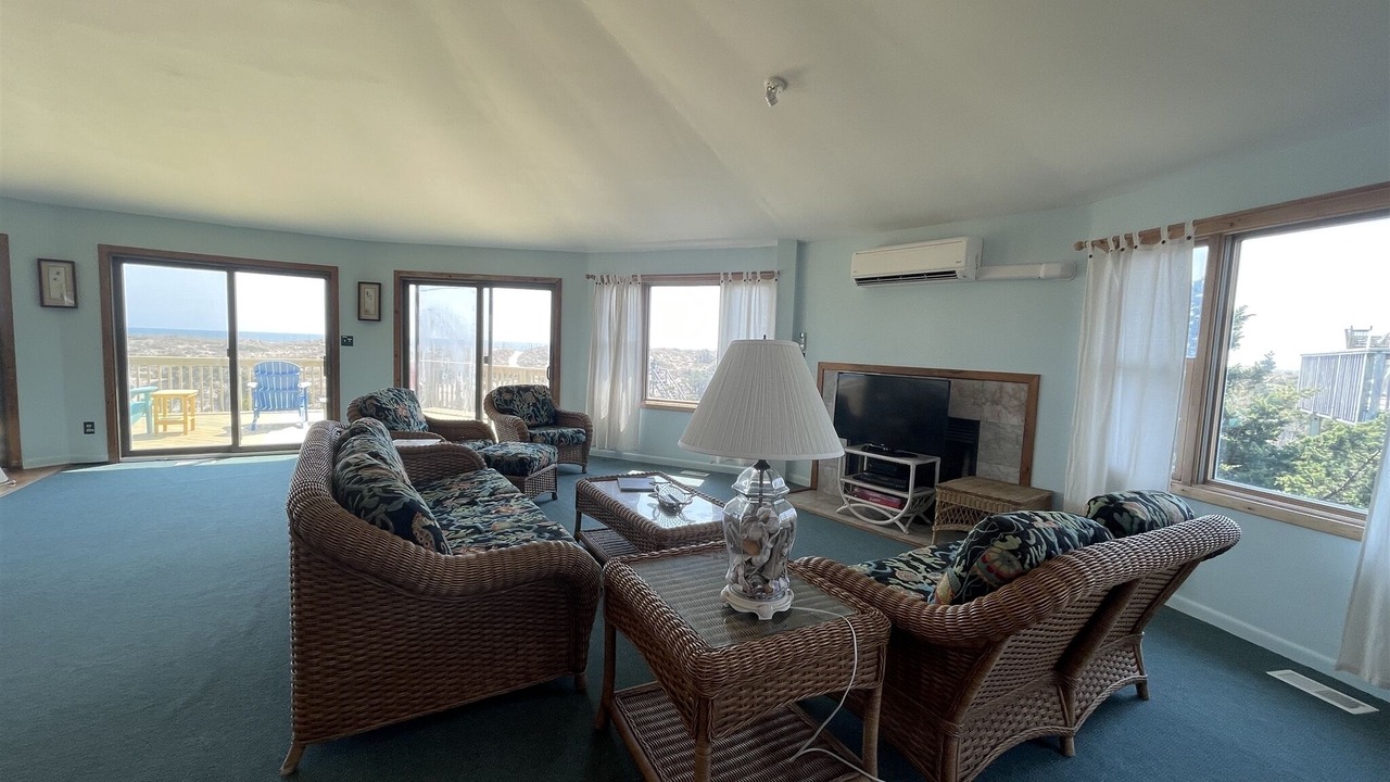 Photo of Livingroom in Avon