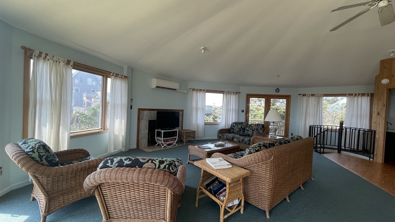 Photo of Livingroom in Avon