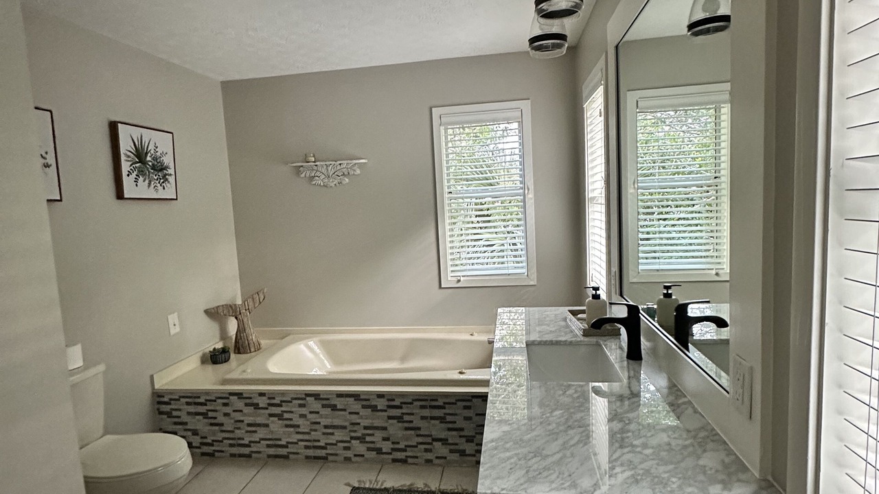 Photo of Bathroom in Lighthouse Creek