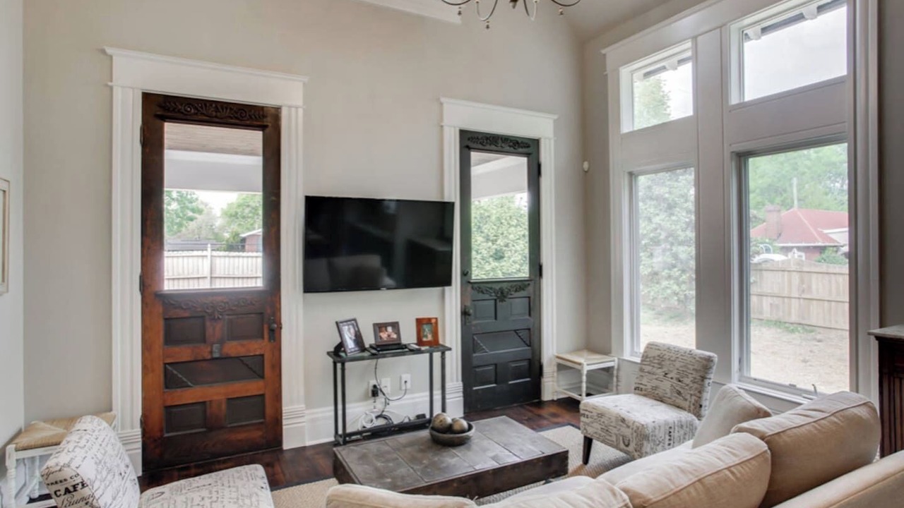 Photo of Livingroom in Woodland in Waverly