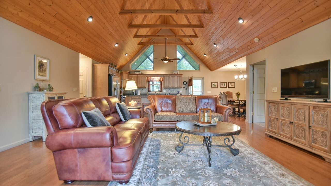 Photo of Livingroom in River Ridge
