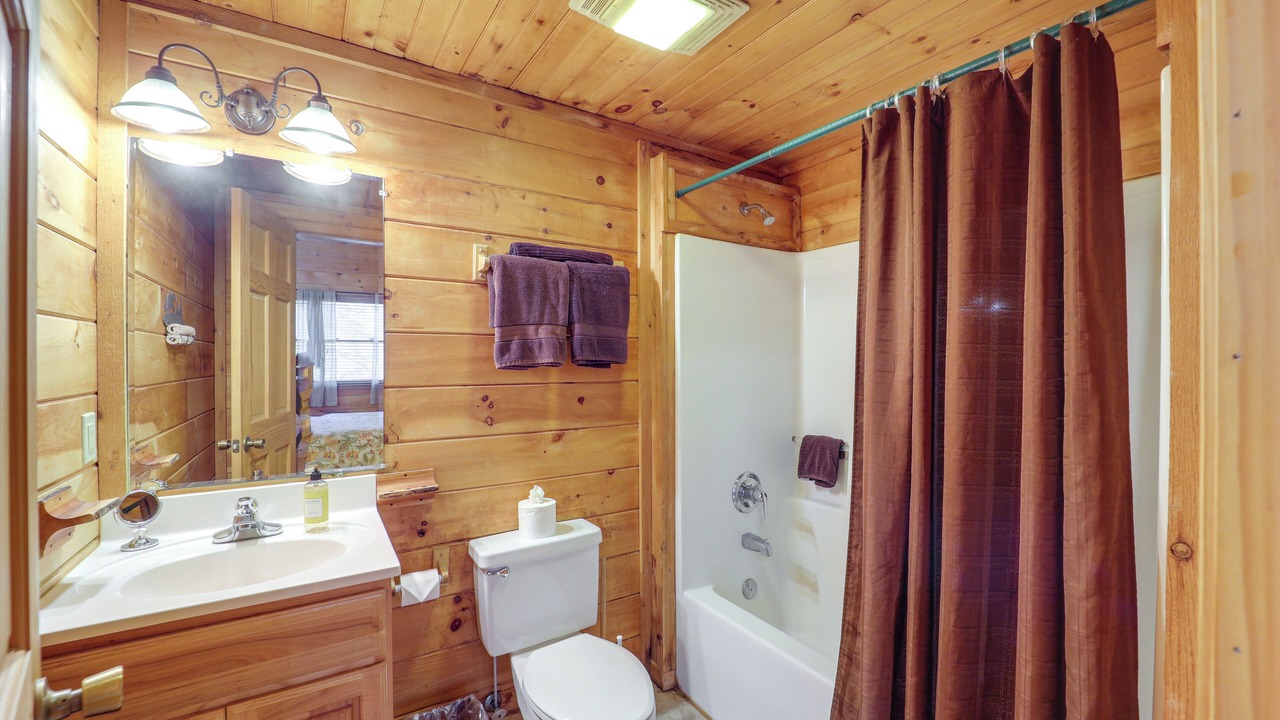 Photo of Bathroom in Apple Ridge