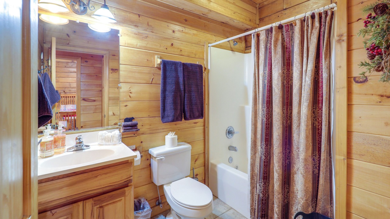 Photo of Bathroom in Apple Ridge