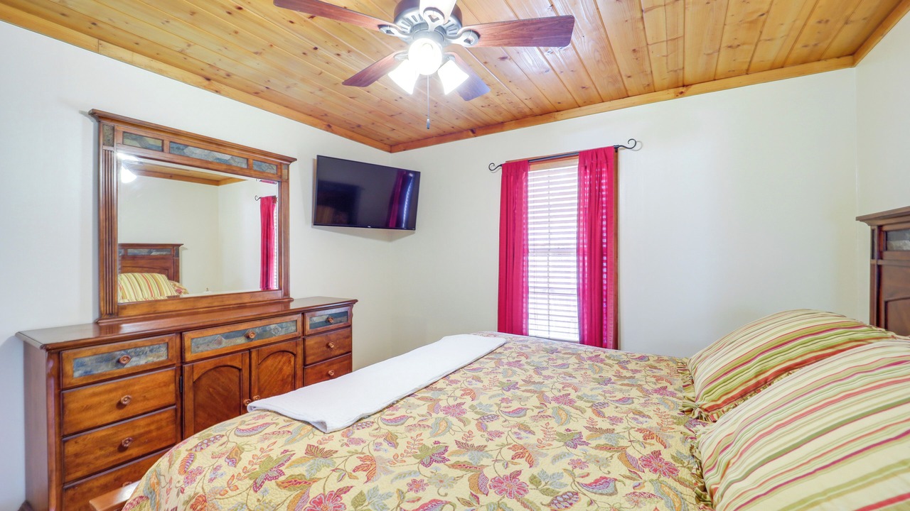 Photo of Bedroom in Apple Ridge