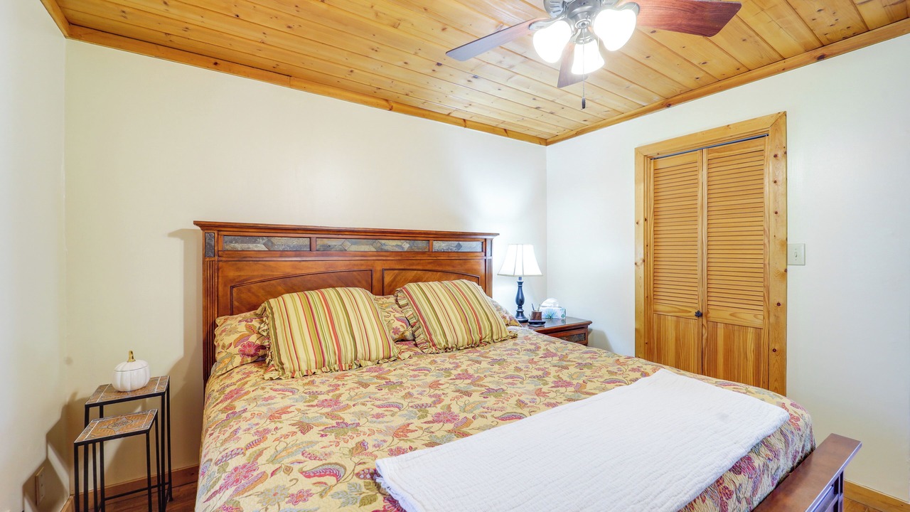Photo of Bedroom in Apple Ridge