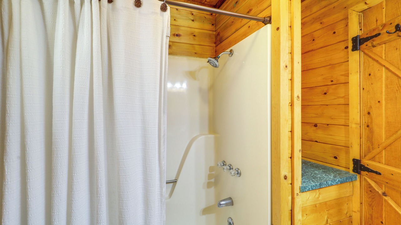 Photo of Bathroom in Apple Ridge