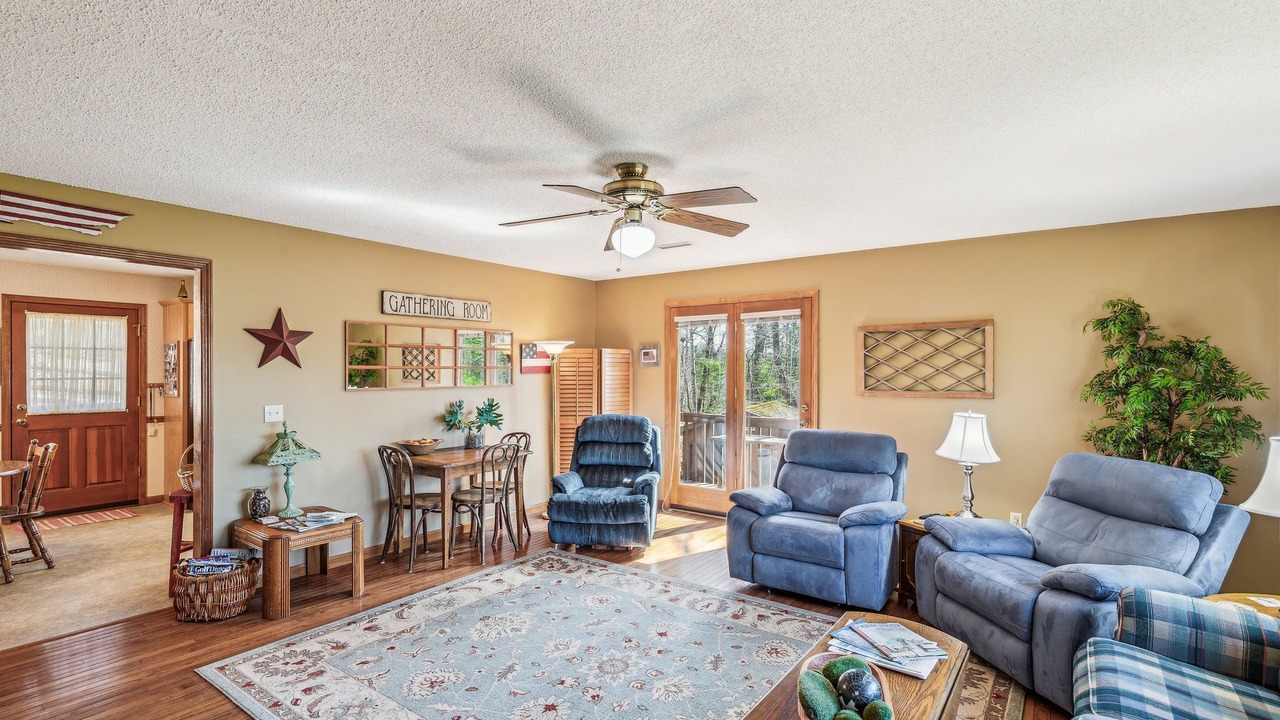 Photo of Livingroom in Lake Lure
