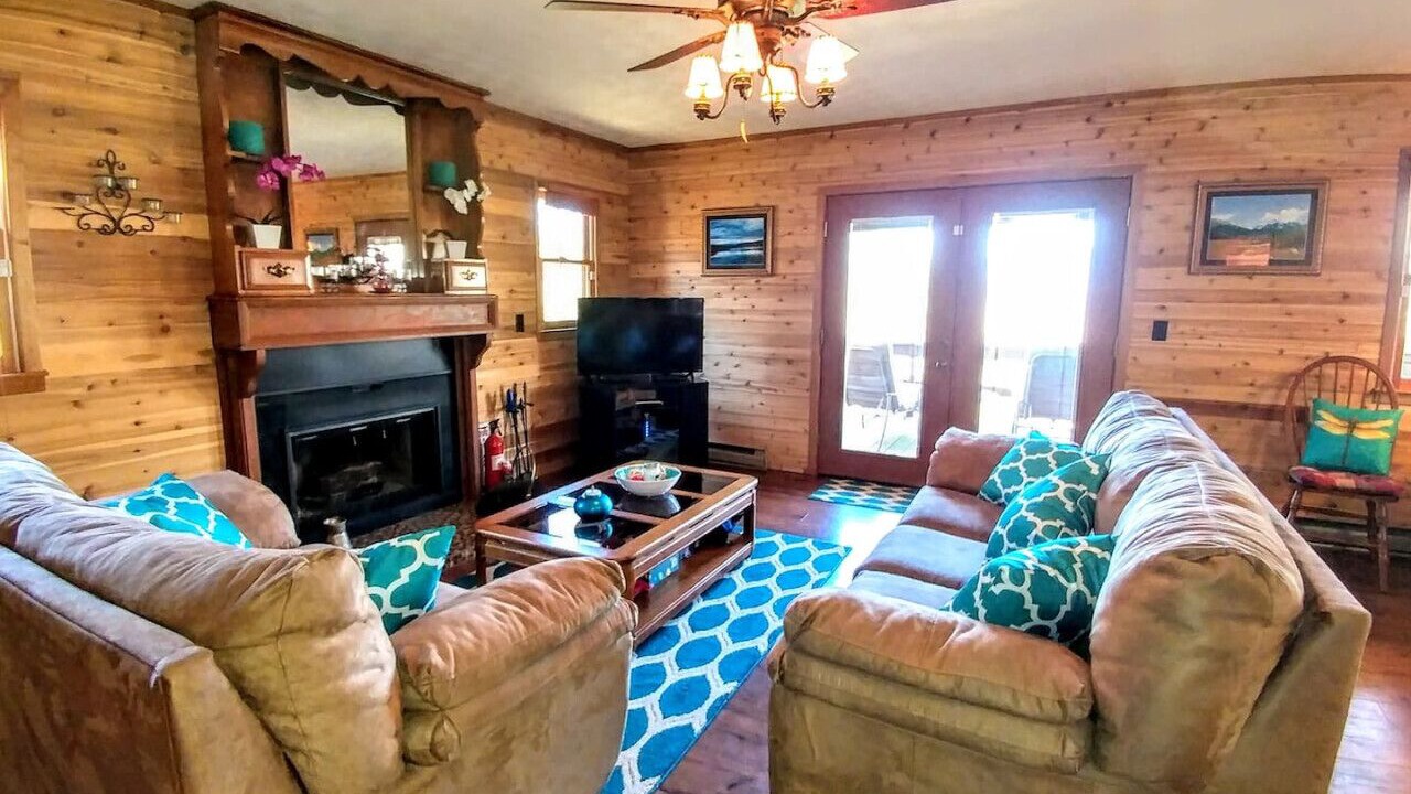 Photo of Livingroom in Whittier