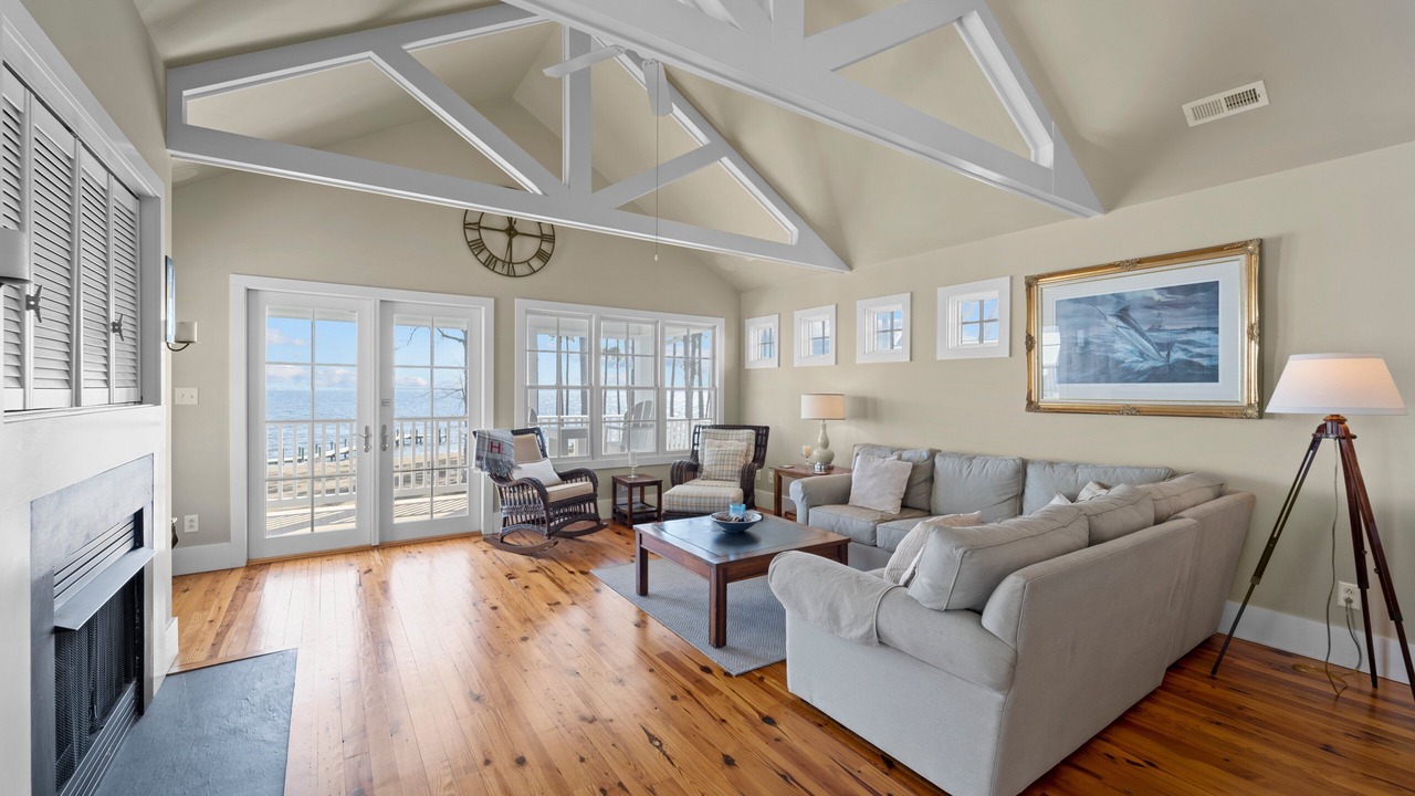 Photo of Livingroom in Minnesott Beach