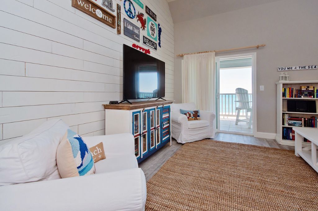 Photo of Livingroom in Kill Devil Hills