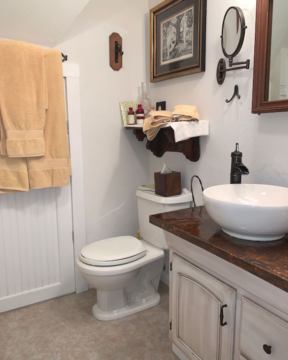 Photo of Bathroom in Blowing Rock