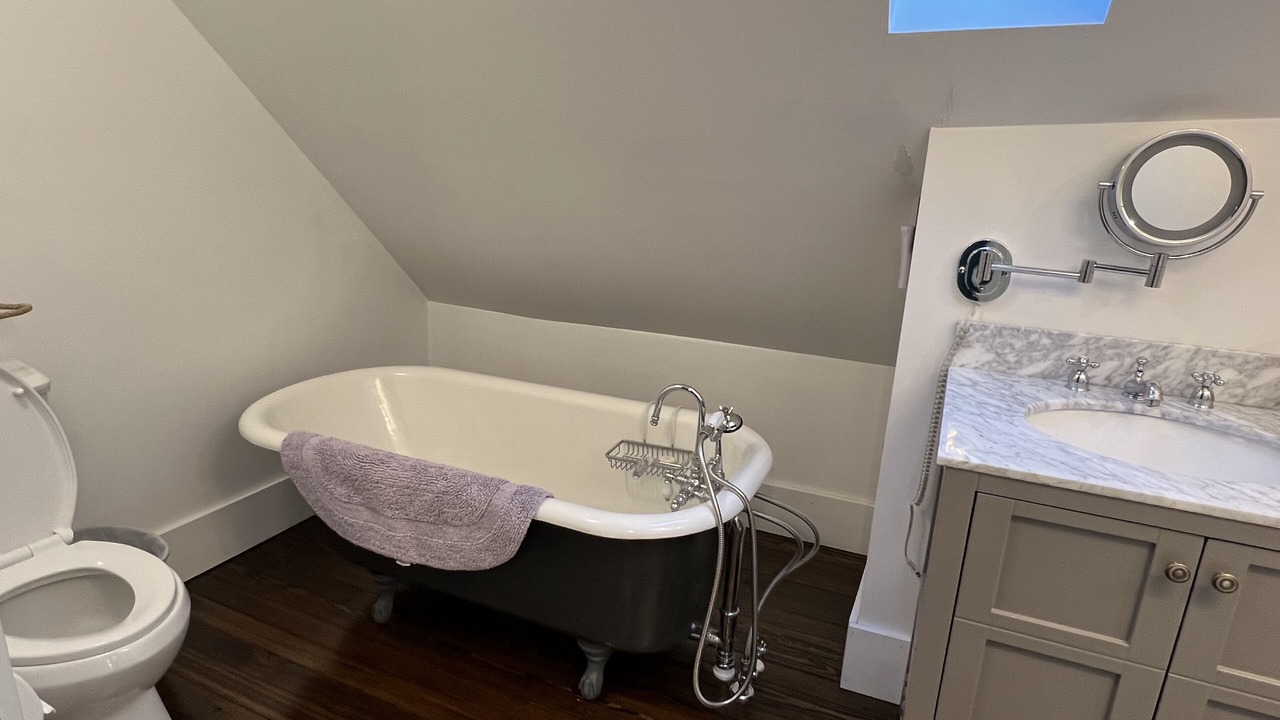 Photo of Bathroom in Lynn