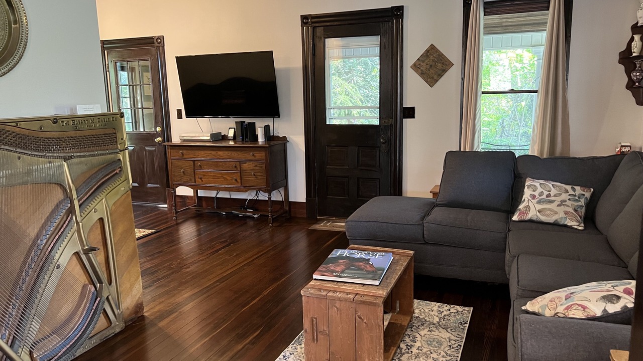 Photo of Livingroom in Lynn